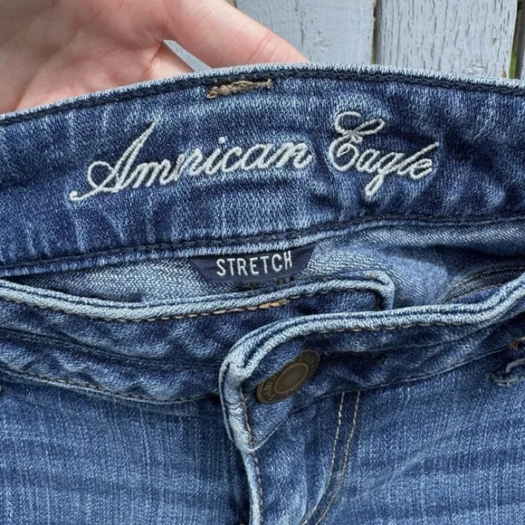 American Eagle Women’s Denim Shorts Size 4 Cut Off Style Stretch Fit - Picture 3 of 5